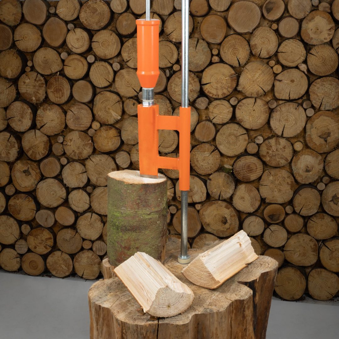 Smart Splitter : l'invention d'un fendeur de bûche manuel qui utilise la  gravité pour fendre le bois - NeozOne